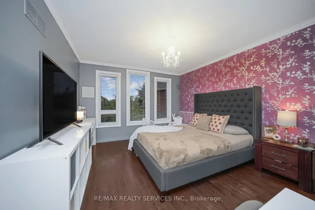 Additional image 27 of 74 Leeward Dr