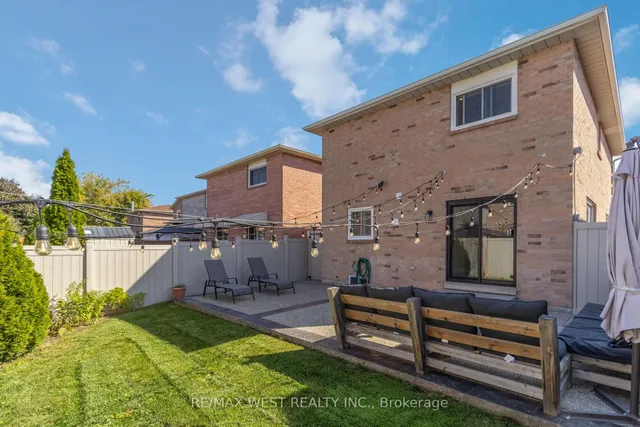 Additional image 29 of 440 BLUESKY Cres