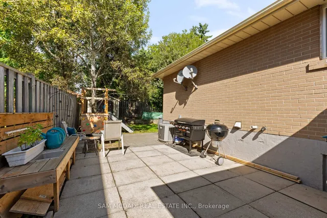 Additional image 38 of 77 Lockton Cres