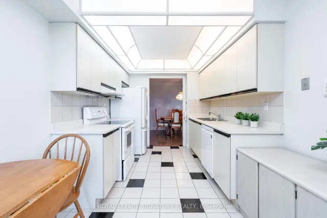 Additional image 18 of 22 Hanover Rd Unit 407