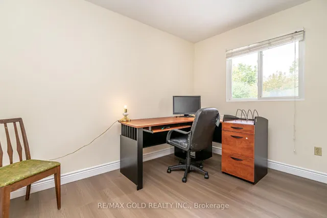 Additional image 31 of 12 Lorraine Cres