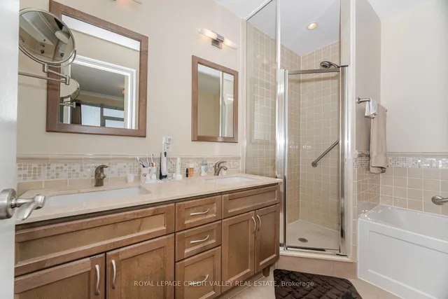 Additional image 25 of 100 John St Unit 2601