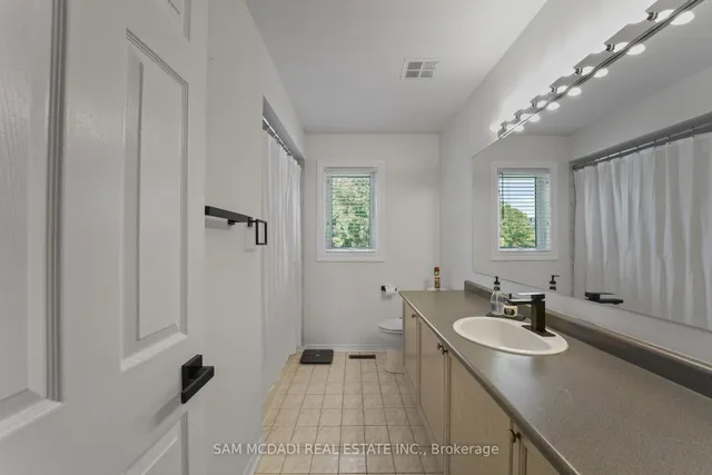 Additional image 35 of 385 Turnberry Cres
