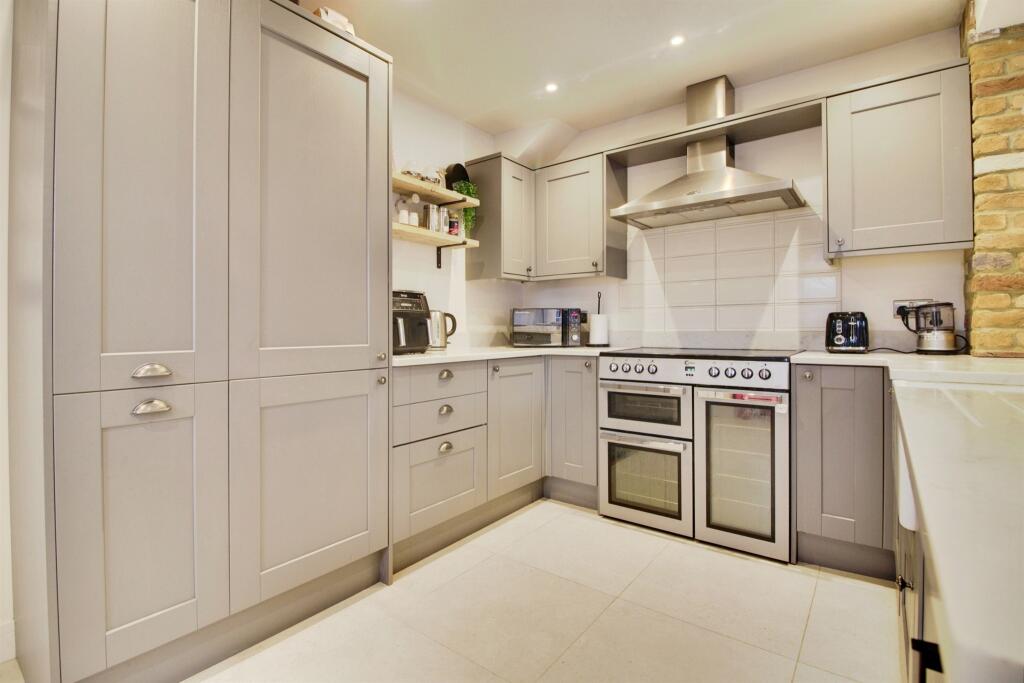 Additional image 9 of Holme Close, Hatfield