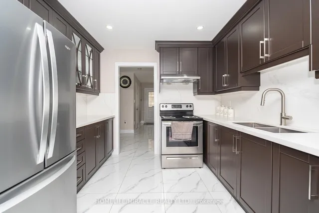 Additional image 12 of 8 Twin Pines Cres