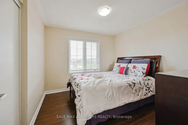 Additional image 36 of 37 BLOOM Dr