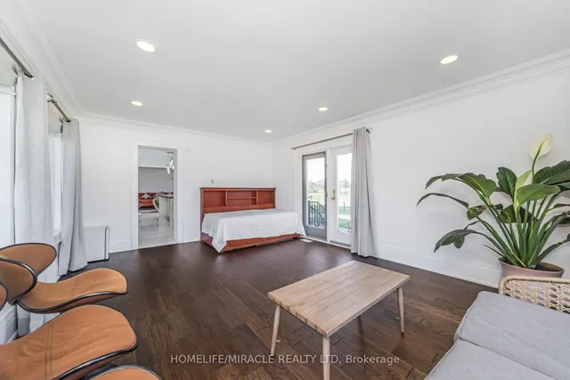 Additional image 22 of 21 Bowman Ave