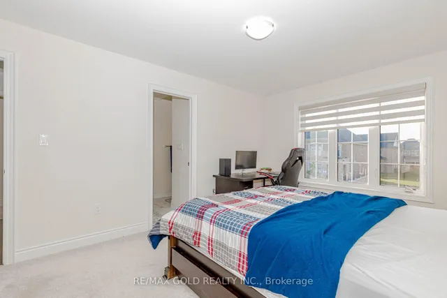 Additional image 42 of 32 Claremount Dr