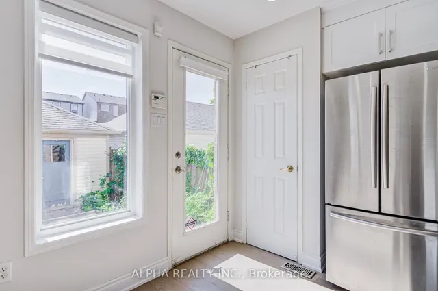 Additional image 15 of 102 Roxton Rd