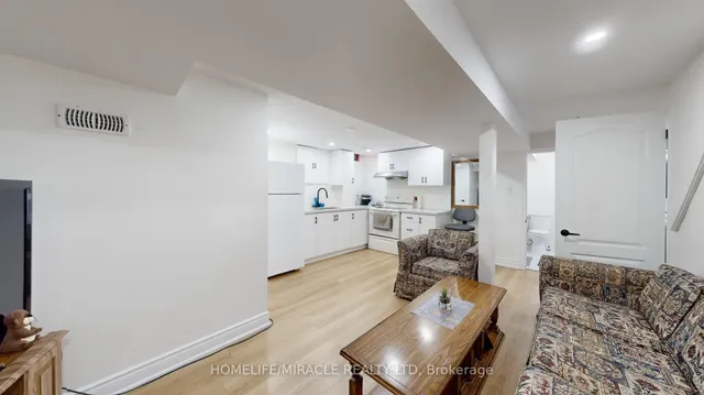 Additional image 36 of 64 Radford Dr