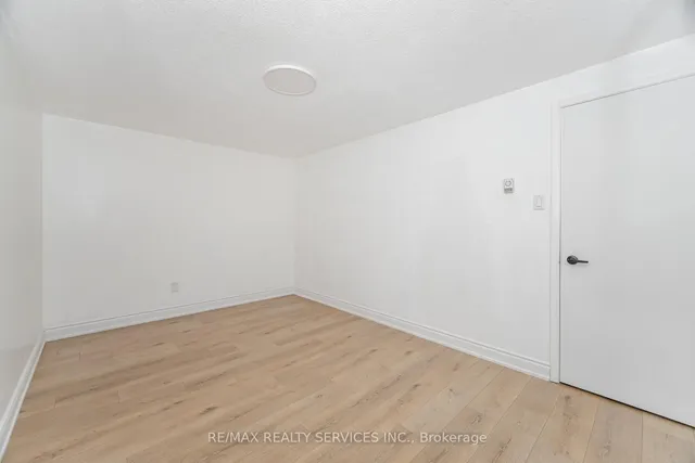 Additional image 23 of 20 Greenhills Sq