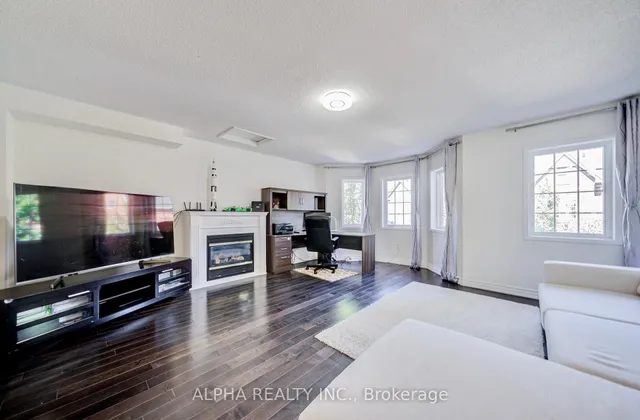 Additional image 25 of 102 Roxton Rd