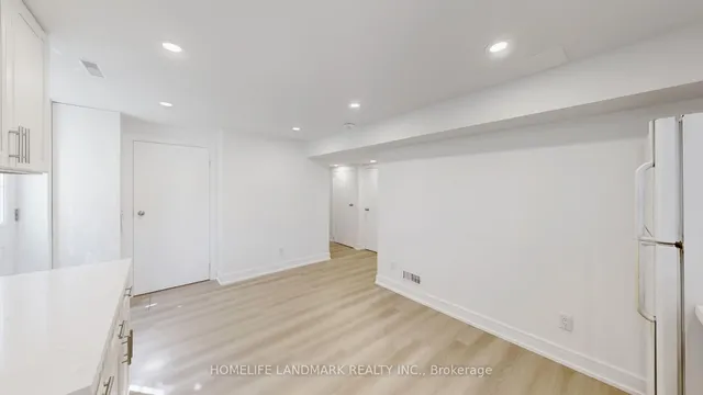 Additional image 19 of 373 Kingsbridge Garden Circ