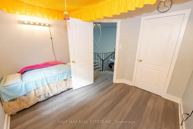 Additional image 32 of 100 Crown Victoria Dr