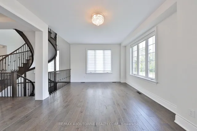 Additional image 19 of 2163 Vineland Cres