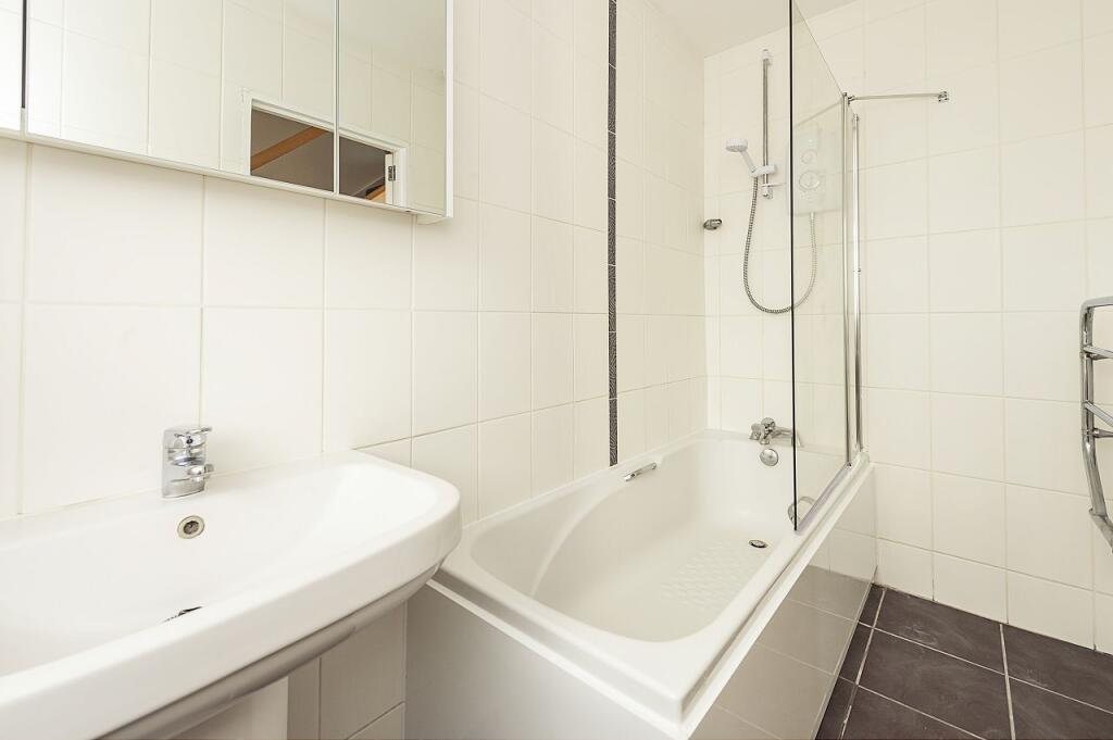 Additional image 7 of How Wood, Park Street, St. Albans, Hertfordshire, AL2