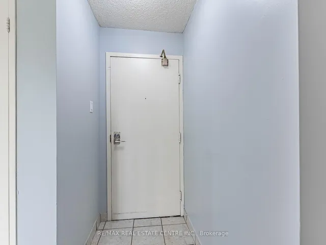 Additional image 11 of 3695 Kaneff Cres Unit 211