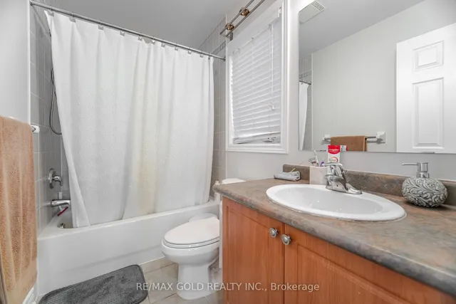 Additional image 19 of 26 Freshmeadow St