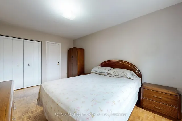 Additional image 40 of 7406 Darcel Ave Unit 34