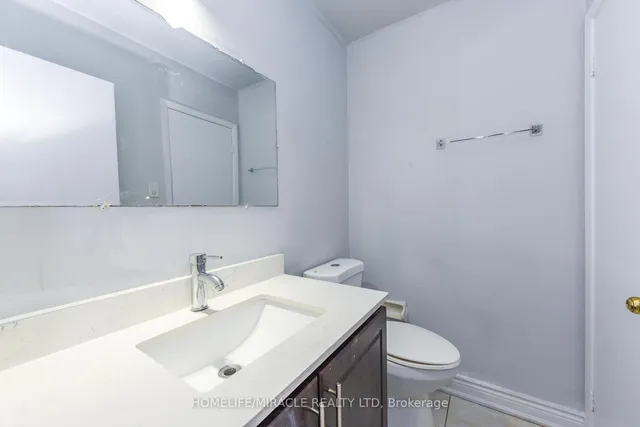 Additional image 8 of 3442 Laddie Cres