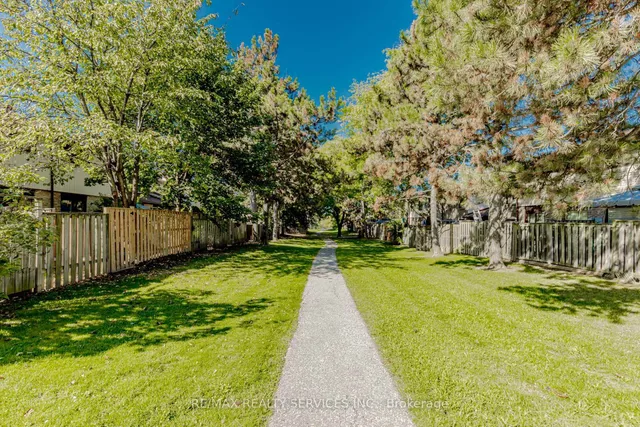 Additional image 27 of 114 Foster Cres Unit 114