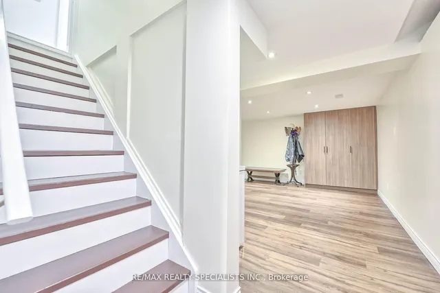 Additional image 25 of 25 Homer Sq