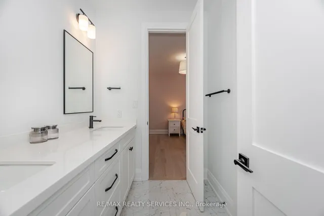 Additional image 35 of 17 Edmonton St