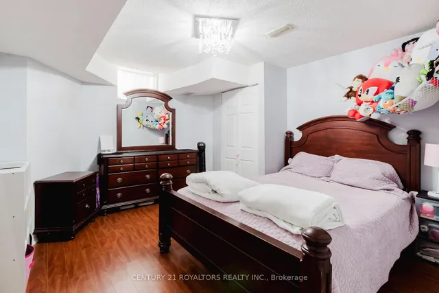 Additional image 33 of 19 OXTAIL Lane