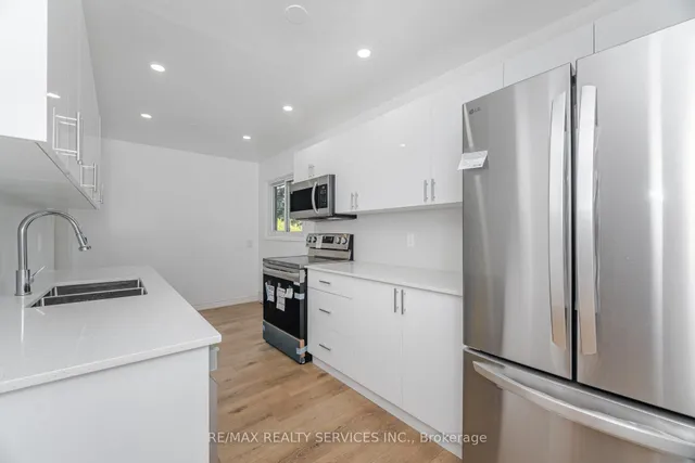 Additional image 10 of 20 Greenhills Sq