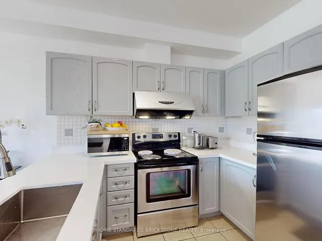 Additional image 19 of 50 Versailles Cres