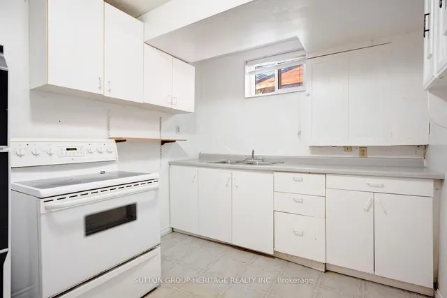 Additional image 36 of 8 Poinsettia Pl