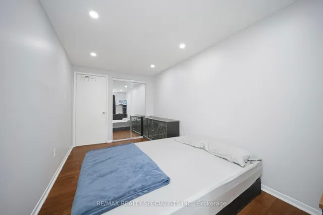 Additional image 31 of 30 Greenwich Circ