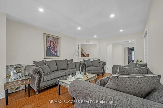 Additional image 8 of 63 Blue Spruce St