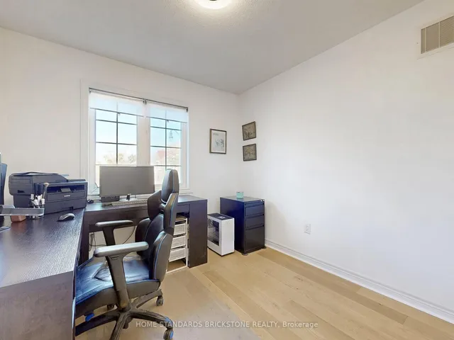 Additional image 39 of 50 Versailles Cres