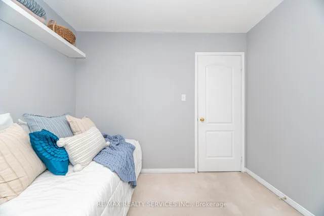 Additional image 26 of 37 Sunnybrook Cres