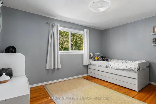 Additional image 18 of 77 Lockton Cres