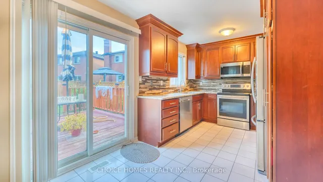 Additional image 8 of 5551 Cosmic Cres