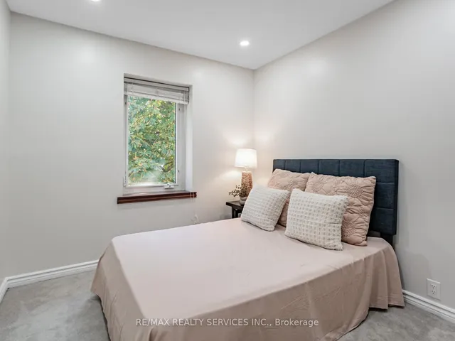 Additional image 30 of 16 Marchmount Cres