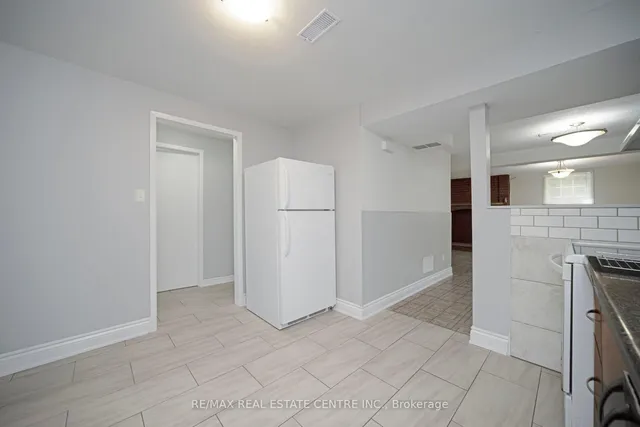 Additional image 34 of 35 Madison St