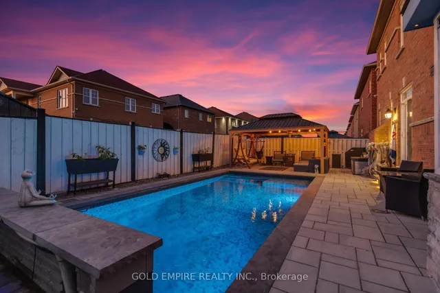 Additional image 44 of 33 Accent Circ