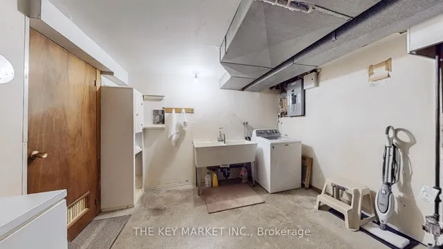 Additional image 37 of 1277 Tyneburn Cres