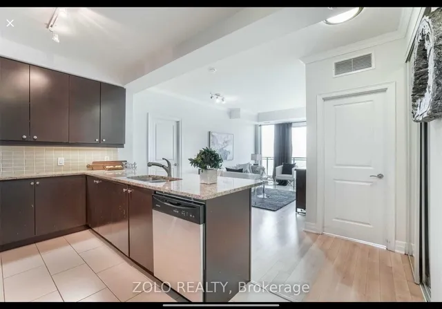 Additional image 10 of 100 John St Unit 1905