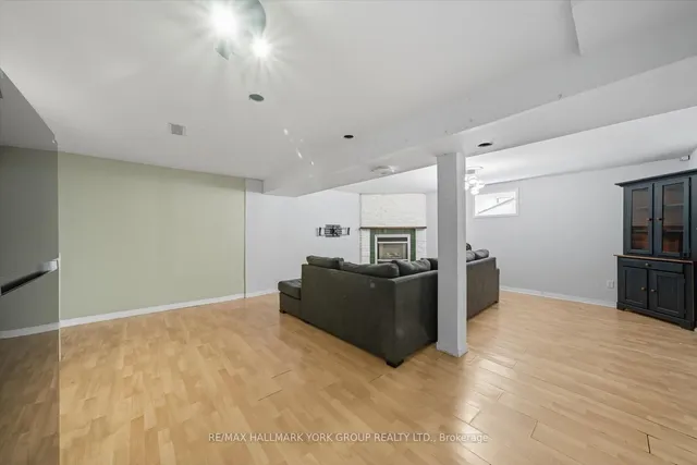 Additional image 32 of 27 Bromley Cres