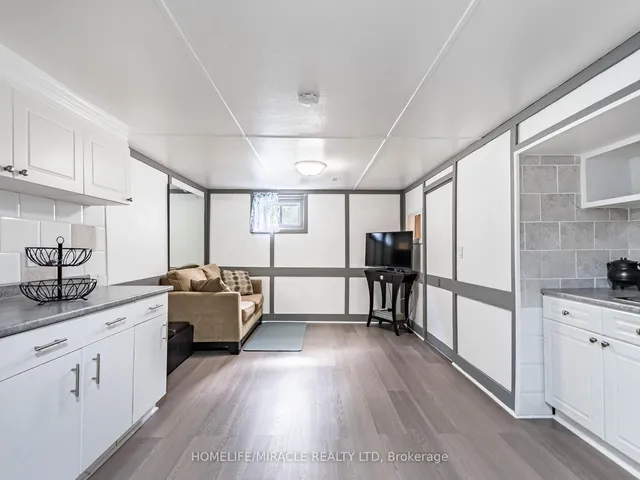 Additional image 32 of 64 Geneva Cres