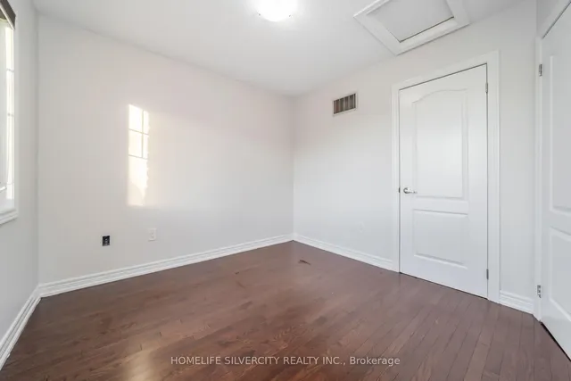 Additional image 32 of 44 Davenfield Circ