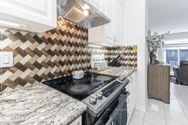 Additional image 15 of 4 FOLIAGE Dr