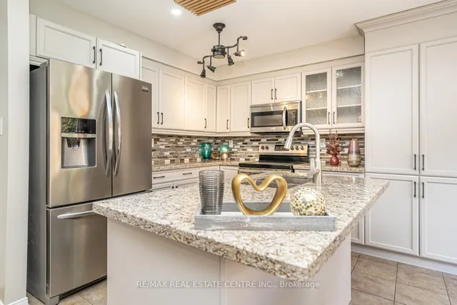 Additional image 13 of 107 Crown Victoria Dr