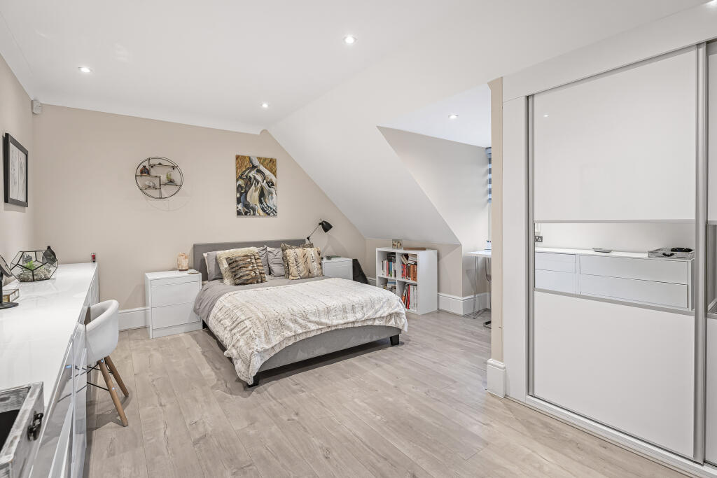 Additional image 7 of Beningfield Drive, St. Albans, Hertfordshire, AL2