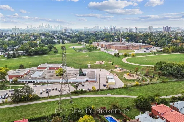 Additional image 50 of 1923 Steepbank Cres