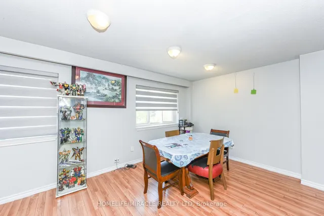 Additional image 21 of 3442 Laddie Cres